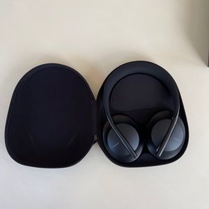 Bose Noise Cancelling Headphones 700